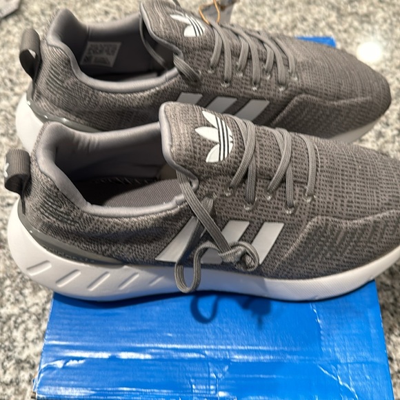 Addias Swift Run-New💯 - Picture 2 of 6